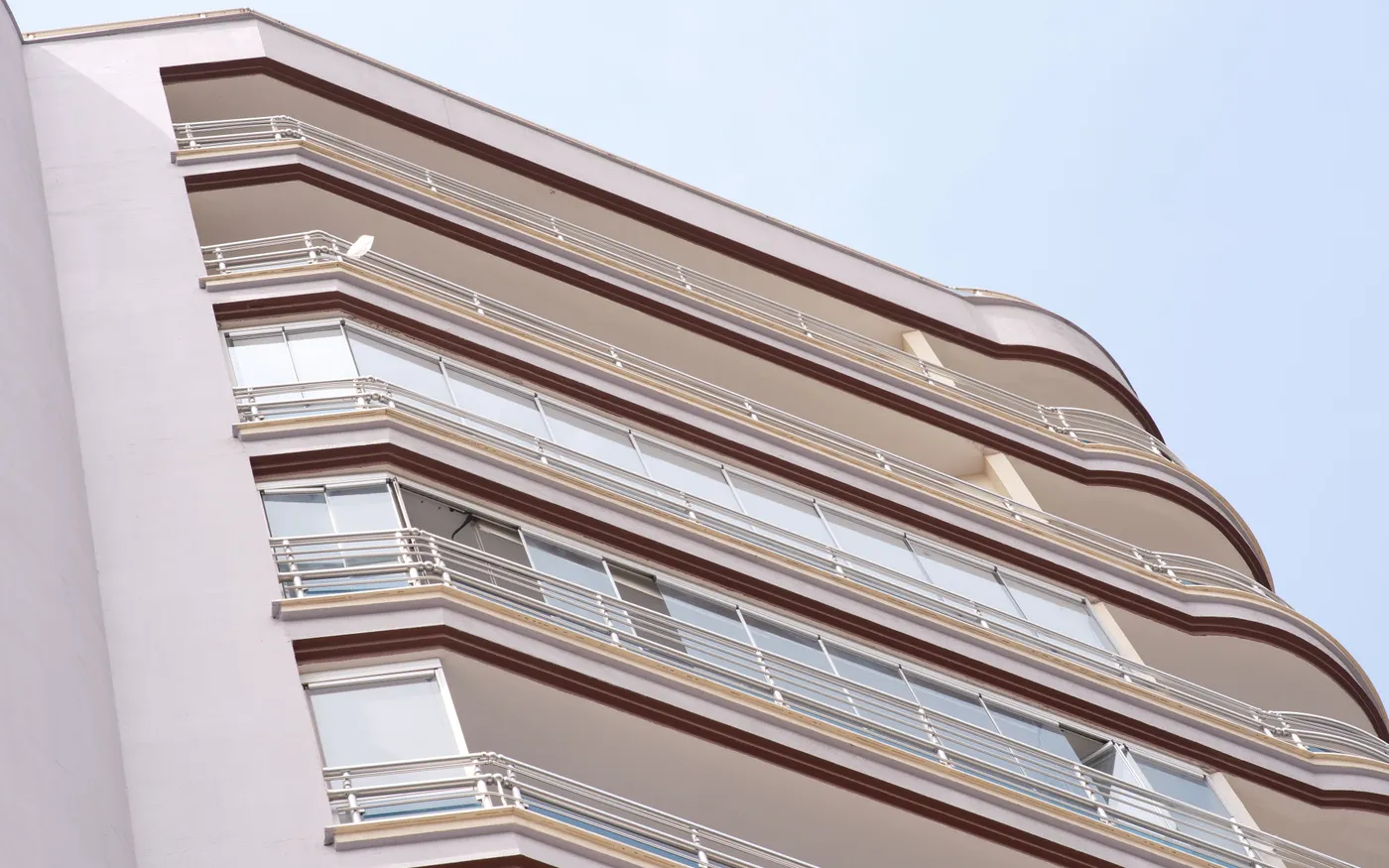A professional building facade in the Dallas-Fort Worth healthcare market